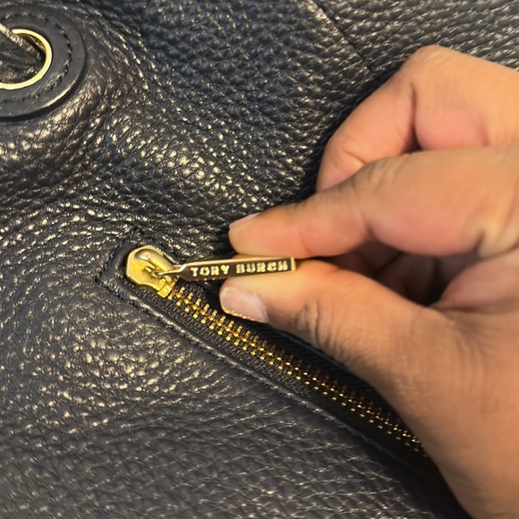 Navy blue authentic Tory Burch tote - Picture 4 of 12